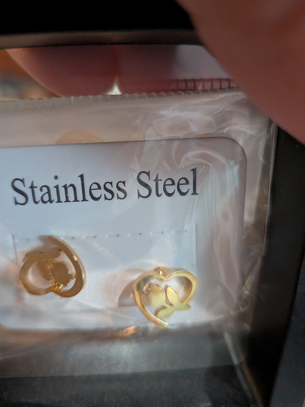 Gold Heart Stainless Steel Stud Earrings –‎ Polished Gold Heart Design